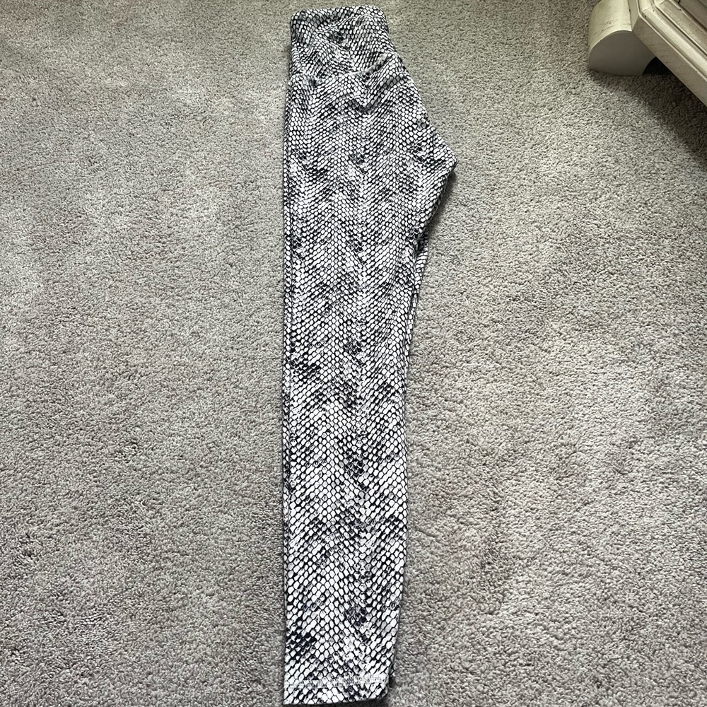 Balance Collection Snakeskin Patterned Leggings